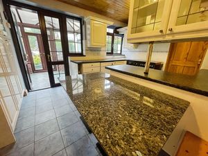 Kitchen- click for photo gallery